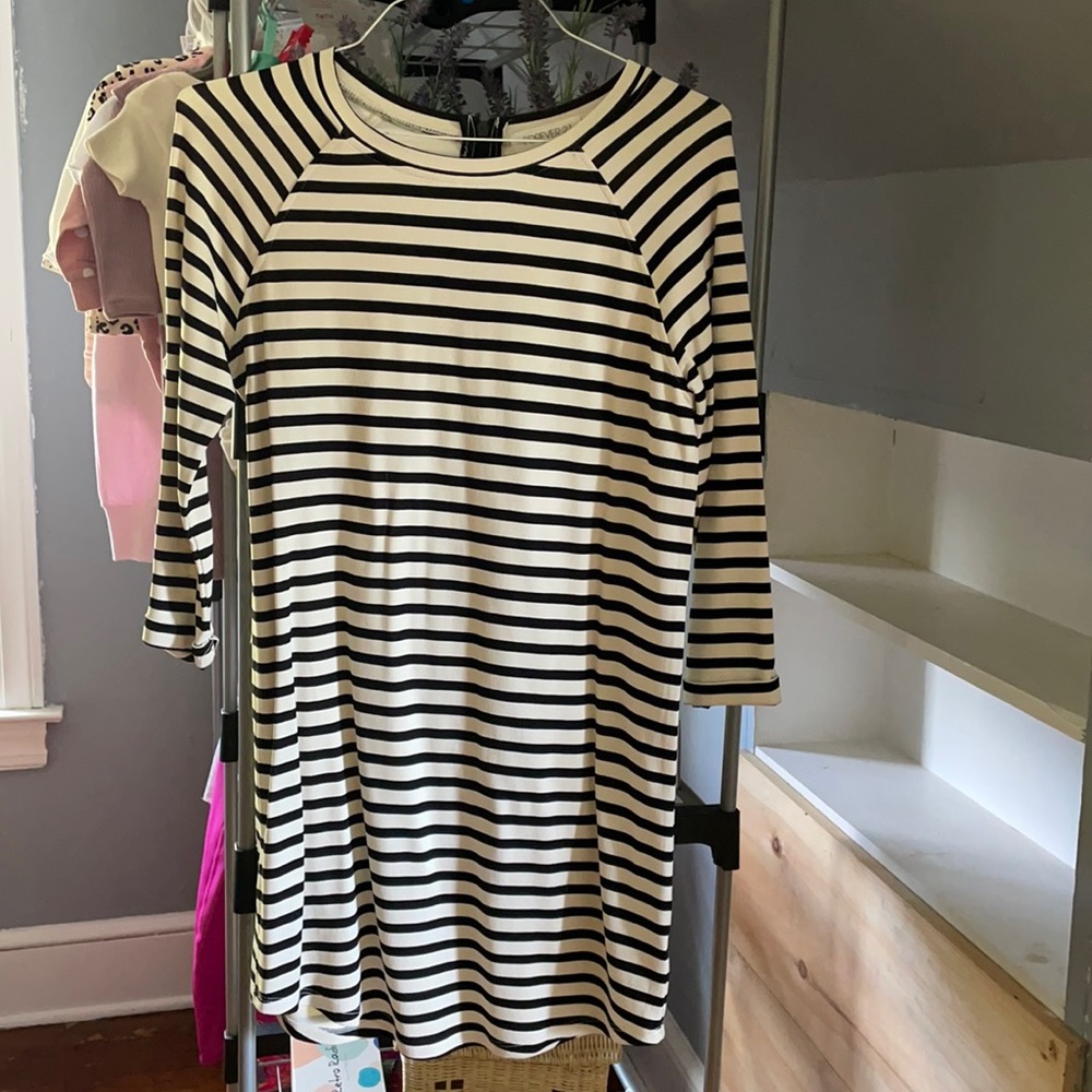 Quarter length sleeve dress